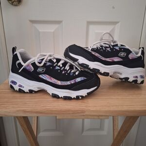 Skechers Women's Black and White Sneakers Size 6.5